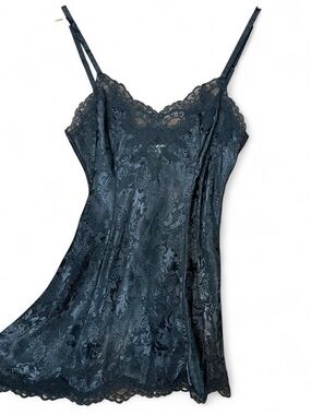 Vintage Victoria's Secret Gold Label 90s Black Lace-Trim Satin Brocade Chemise